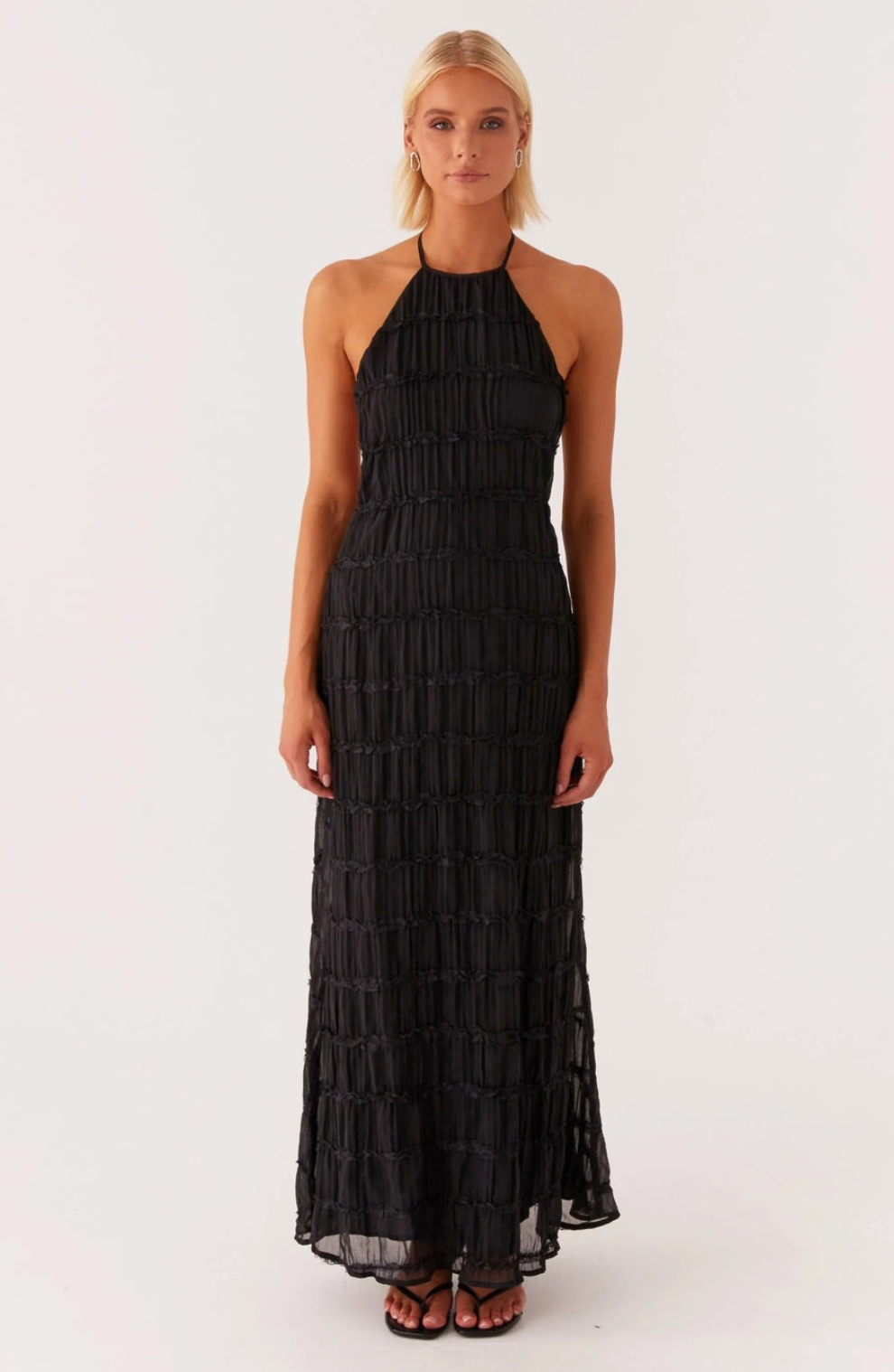 Caroline | Texturiertes Halterneck-Maxikleid