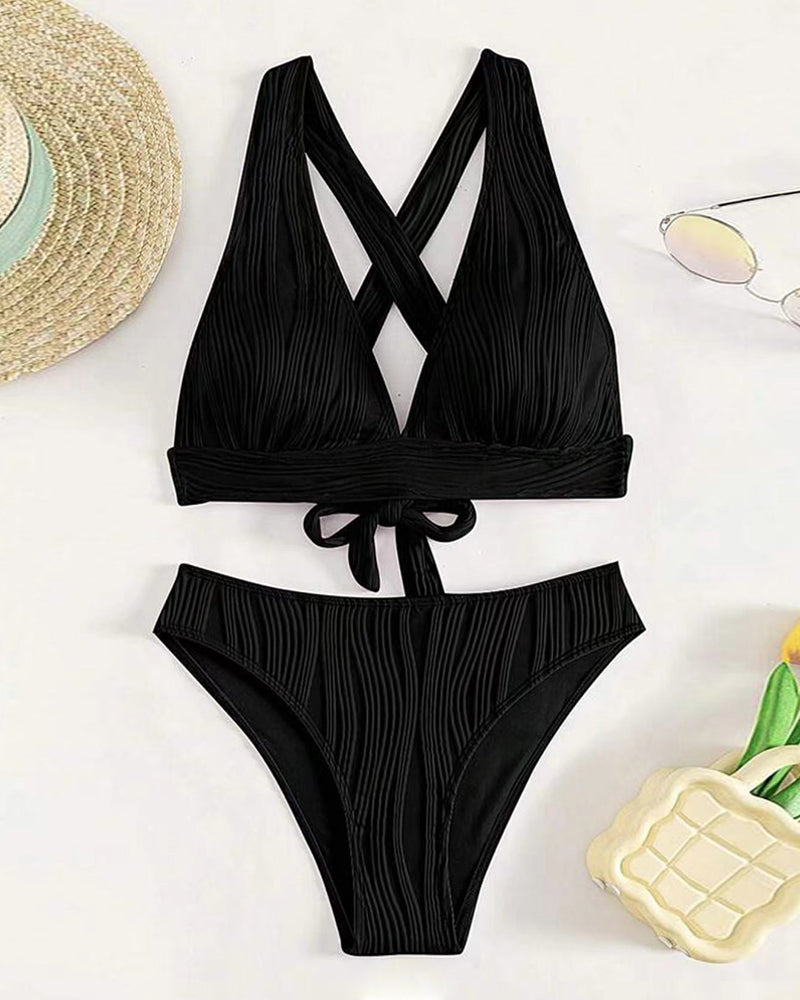 Einfarbiger, sexy Bikini mit tiefem V-Ausschnitt