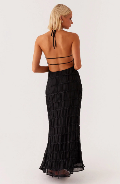 Caroline | Texturiertes Halterneck-Maxikleid