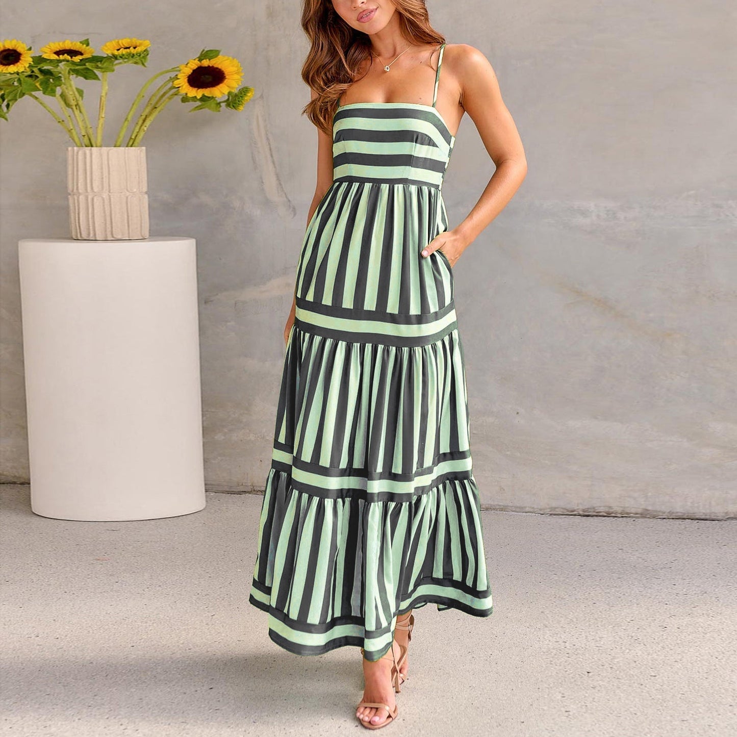 Marisol | Gestreiftes Maxikleid mit Trägern und Taschen